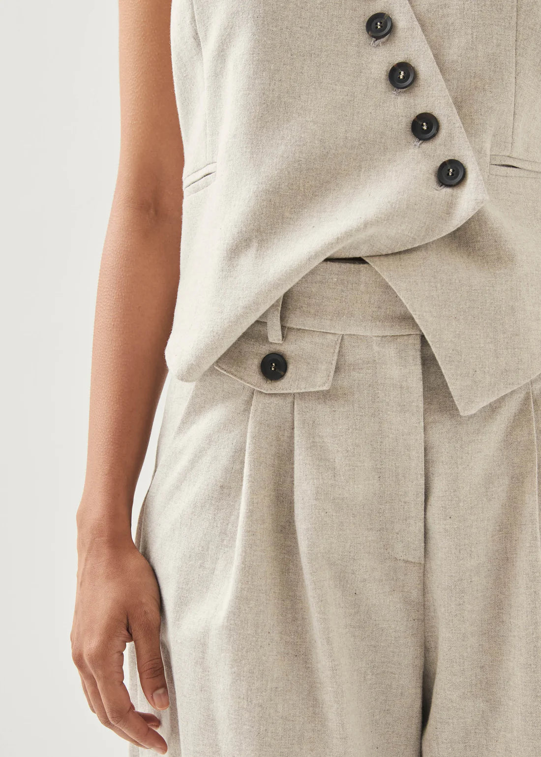 Alohas - Short Niselle Cream
