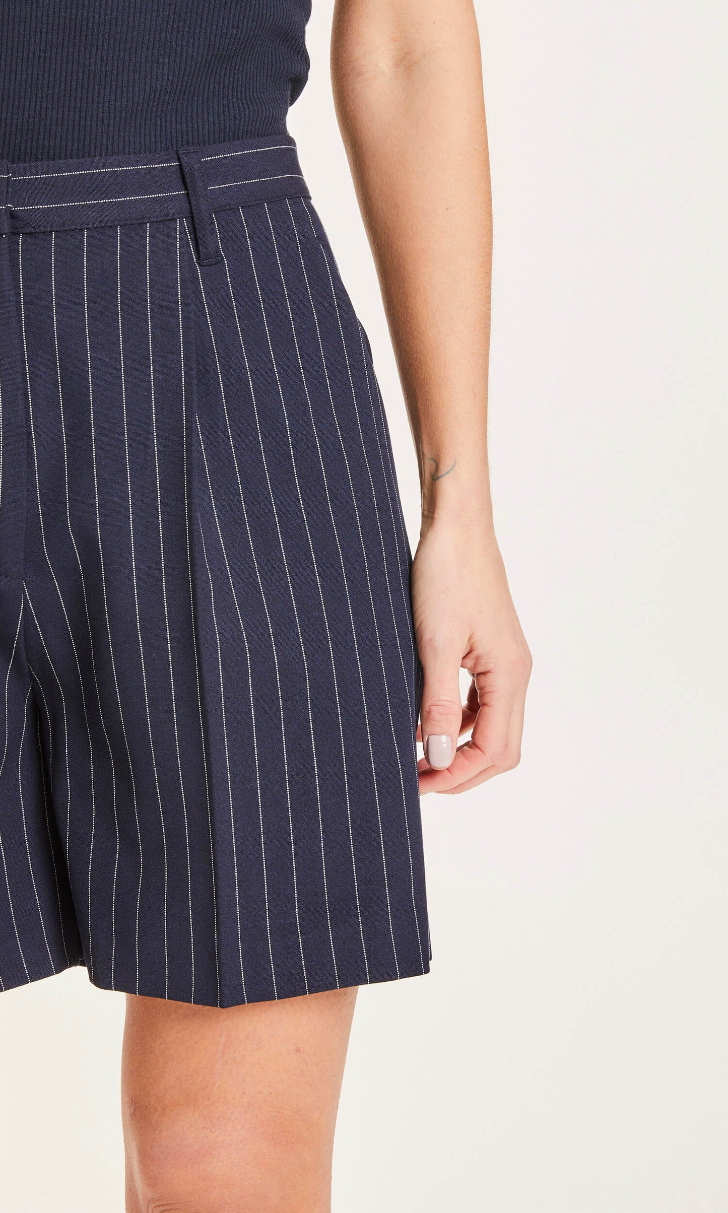 Knowledge Cotton Apparel - Short Posey Pin Strip Wide Total Eclipse