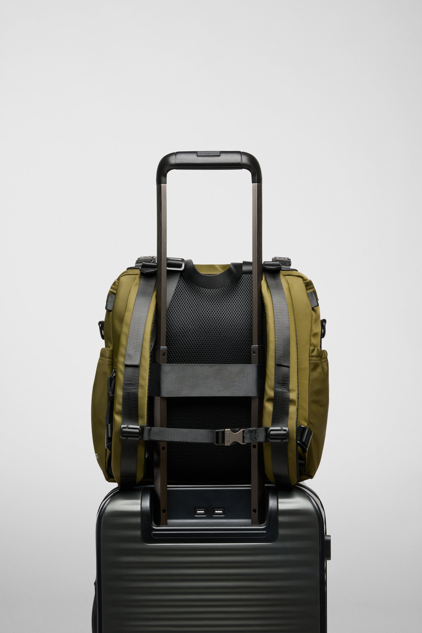 Done - Backpack East+West 18L Green