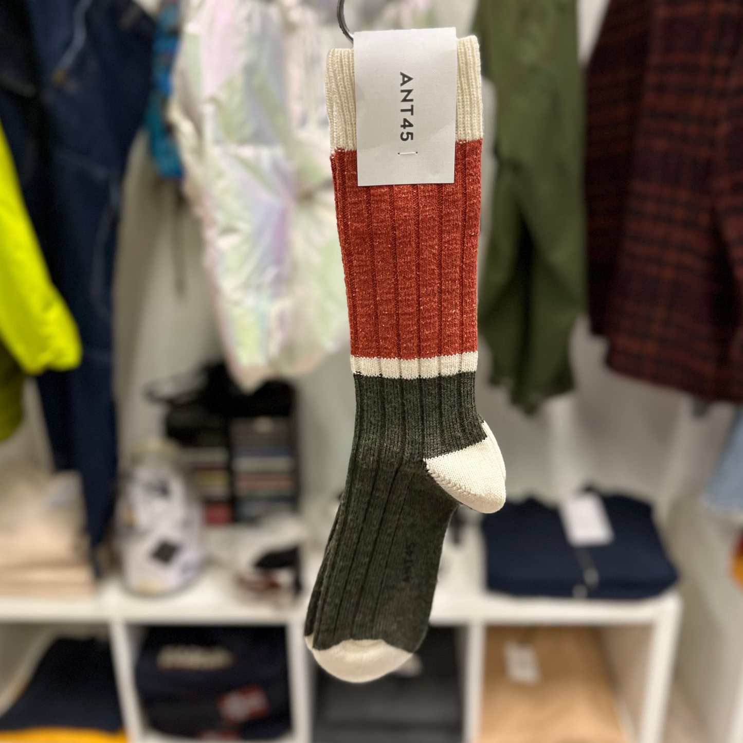 ANT45 - Socks Ovre Shorts in wool Green