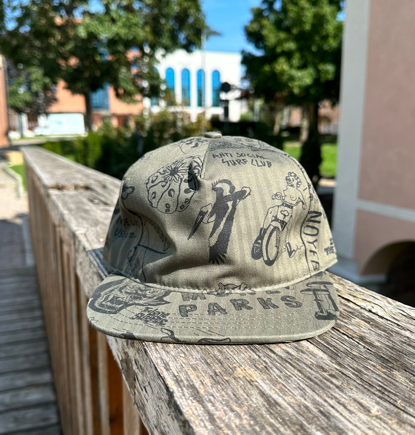 Ampal Creative - Strapback DAY DREAM doodle