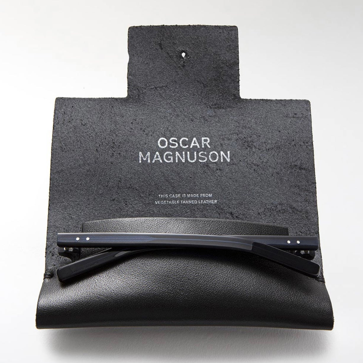 Oscar Magnuson - Sunglasses Debbie Crystal Grey
