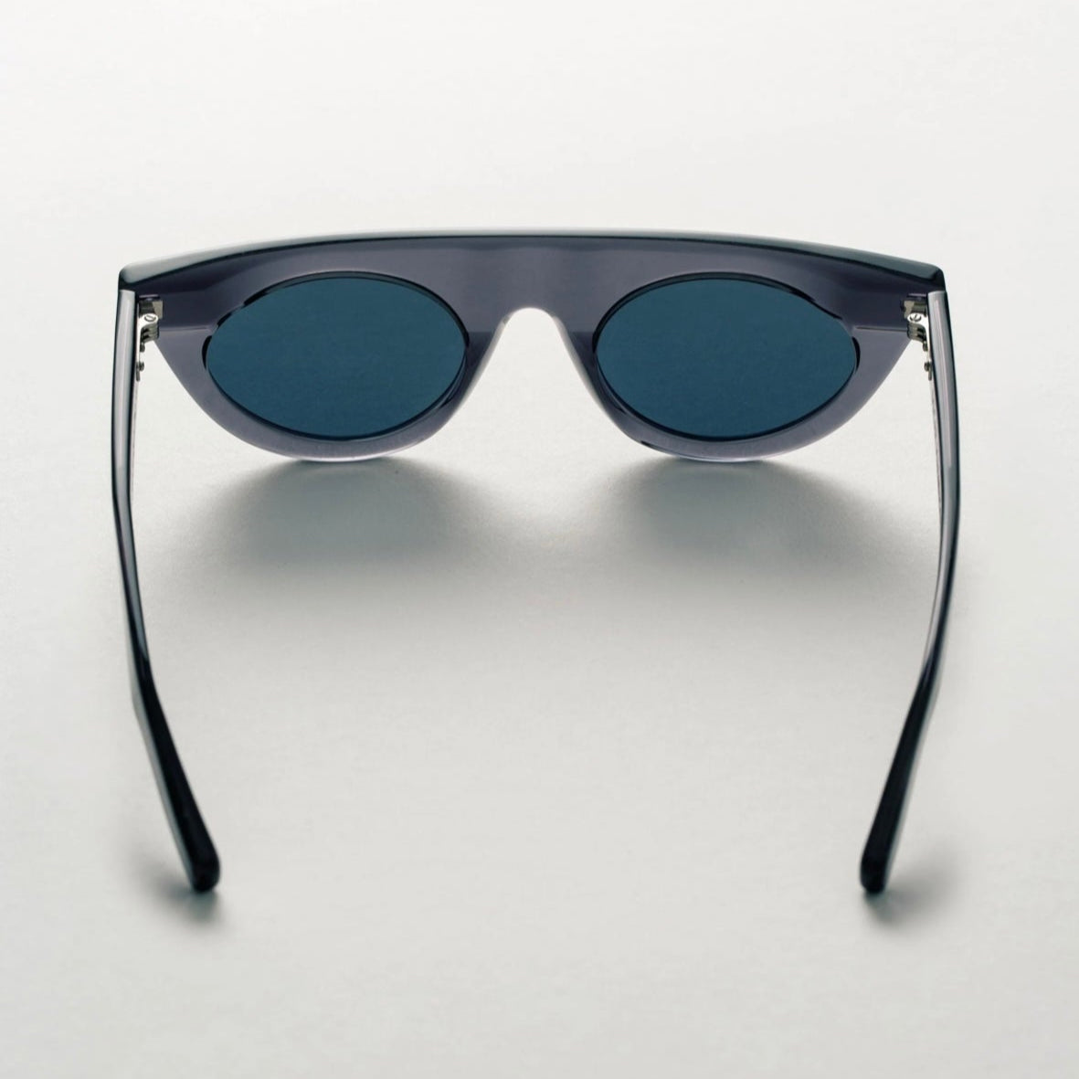 Oscar Magnuson - Sunglasses Debbie Crystal Grey