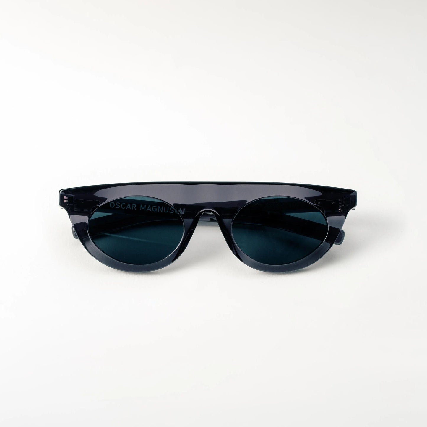 Oscar Magnuson - Sunglasses Debbie Crystal Grey